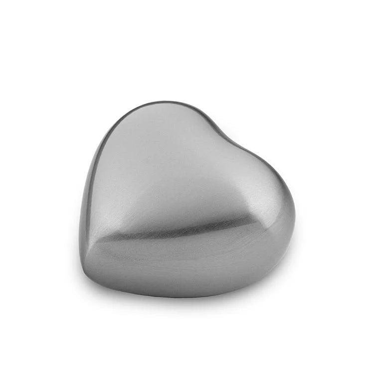 Metalen keepsake urn hartvormig, symbolisch en ambachtelijk