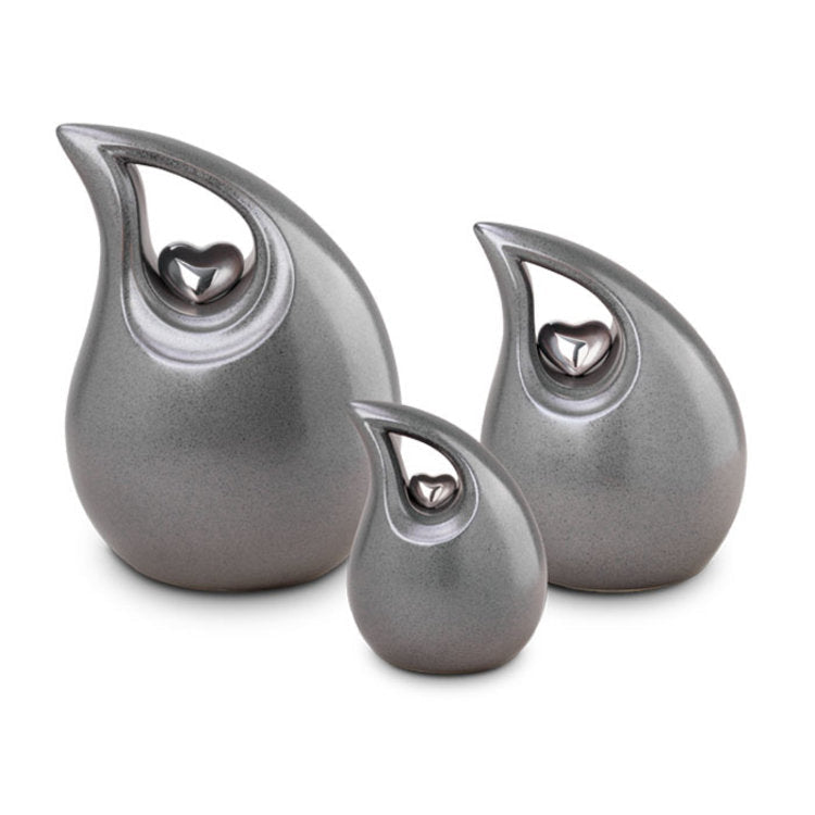 Keramische mini urn met kleurrijke afwerking