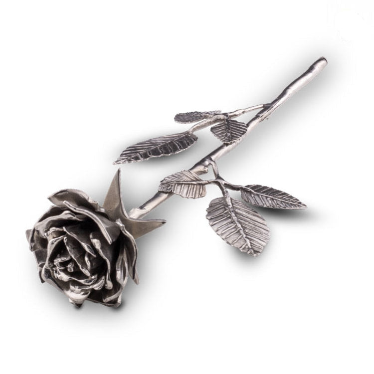 Tinnen asbeeld zilver een roos in bloei symbool van liefde